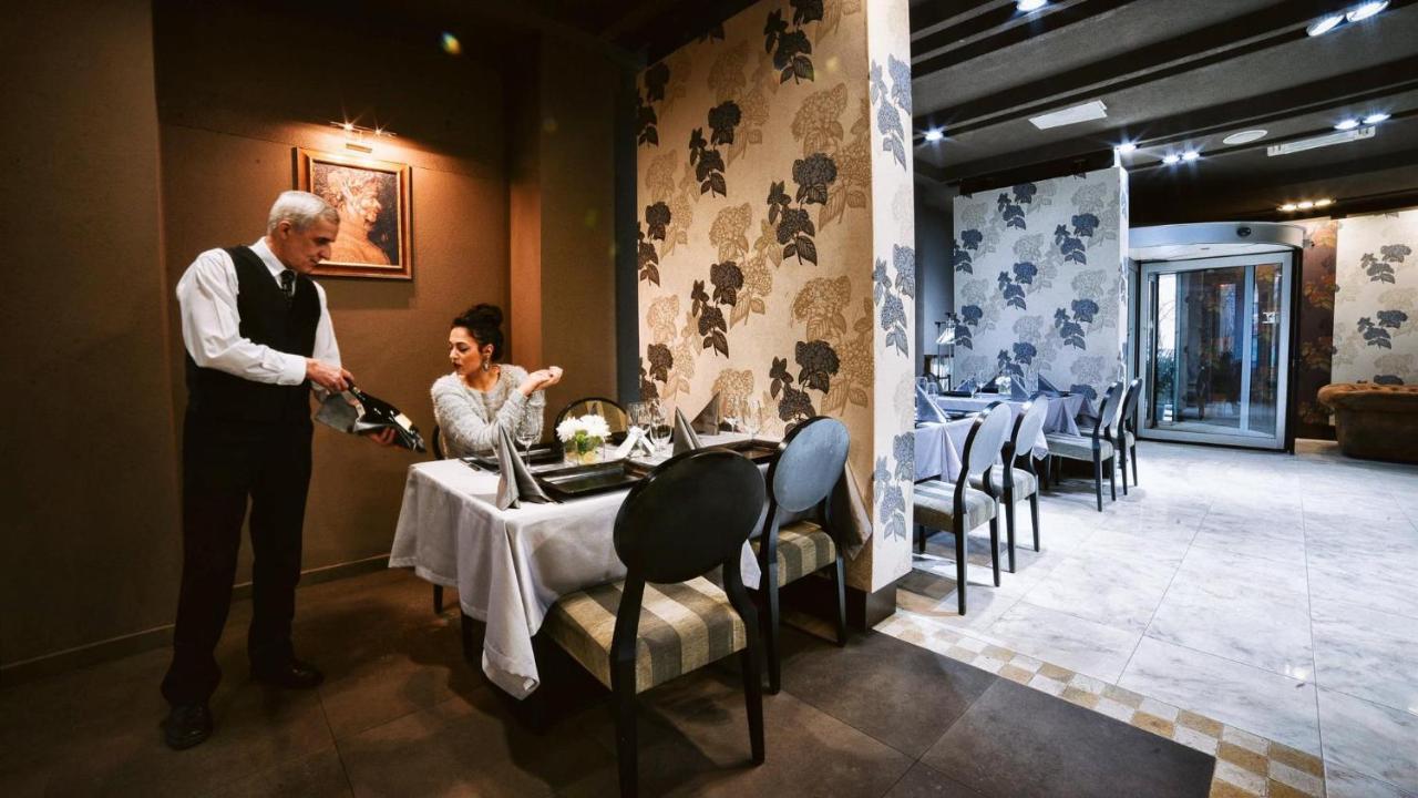 Hotel Paradis كلوج-نابوكا المظهر الخارجي الصورة