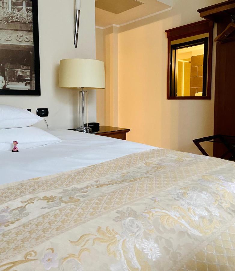 Hotel Paradis كلوج-نابوكا المظهر الخارجي الصورة