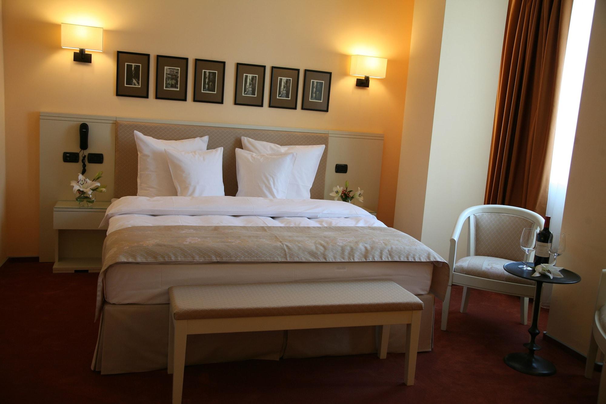 Hotel Paradis كلوج-نابوكا المظهر الخارجي الصورة